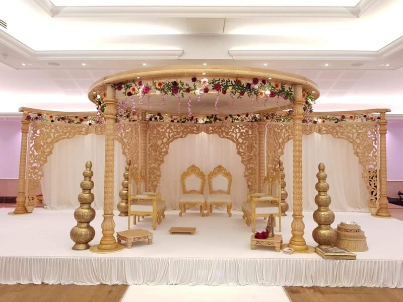 Carved Wood Outdoor Mandap: Premium Fiber, Weather-Proof Fabric